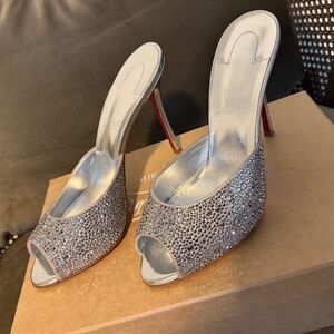 Christian Louboutin - Me Dolly